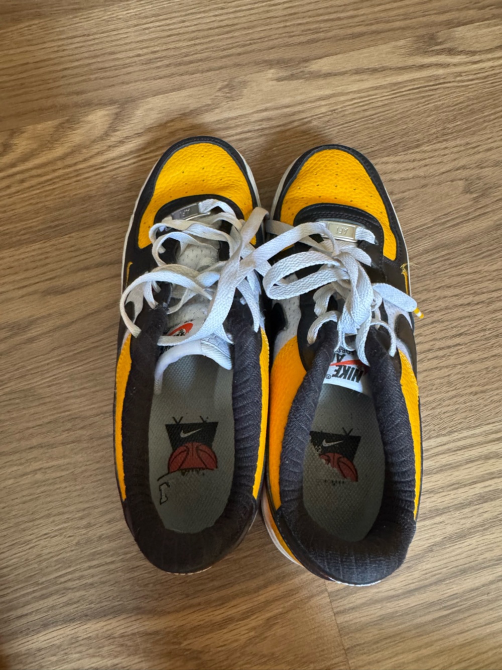 Nike Low-Top Sneakers in Yellow, Black & White - Picture 9 of 16